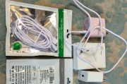 小折叠手机推荐使用哪种充电器？购买充电器时应注意什么？