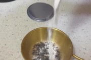 妙招姐教你清洗冰箱的妙招（轻松清洁冰箱）