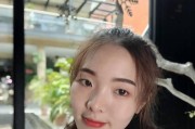 如何使用桂雨美颜相机通过手机拍照？