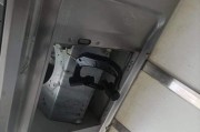如何拆下抽油烟机进行清洗（简单步骤教你彻底清洗油烟机）
