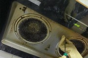 金山区油烟机清洗方法（保证厨房空气清新的有效技巧）