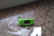 电脑桌时钟小物件的使用方法是什么？