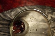 咖啡机水箱蟑螂怎么处理？（有效清除咖啡机水箱内的蟑螂）