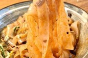 电饭煲做凉皮不成形的解决方法（如何通过简单的步骤让电饭煲制作凉皮更好）