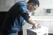 解决饮水机外壳漏水问题的方法（简单修复饮水机外壳漏水的有效措施）