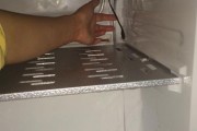 如何测量冰箱冰块是否冻坏？（用简单方法检测冰箱冰块状态，保持食品安全）