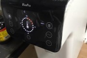 揭秘饮水机开关漏水之谜（探索漏水原因和解决方法）