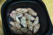 使用冰箱制作美味鸡翅的秘诀（轻松在家享受口感酥脆的烤鸡翅）