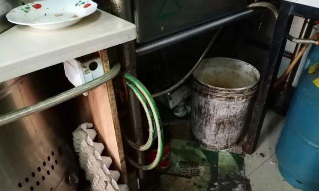 海宁面馆油烟机清洗方法大揭秘（轻松解决厨房油烟问题）