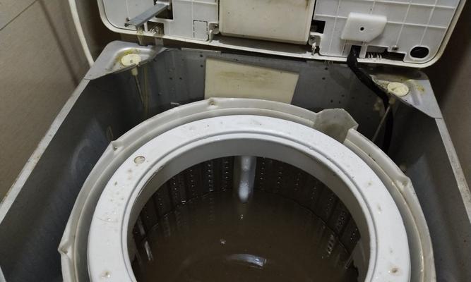 立式洗衣机的清洗维护技巧（轻松掌握立式洗衣机清洗方法）