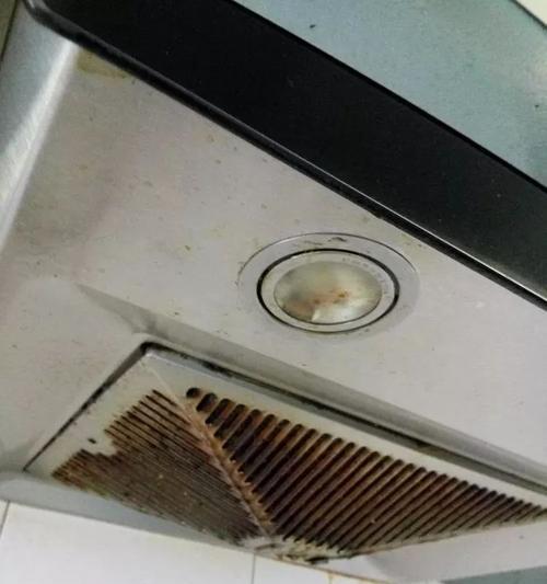 巧妙清洗油烟机，让厨房重新恢复清新（利用闲暇时充分清洁油烟机）