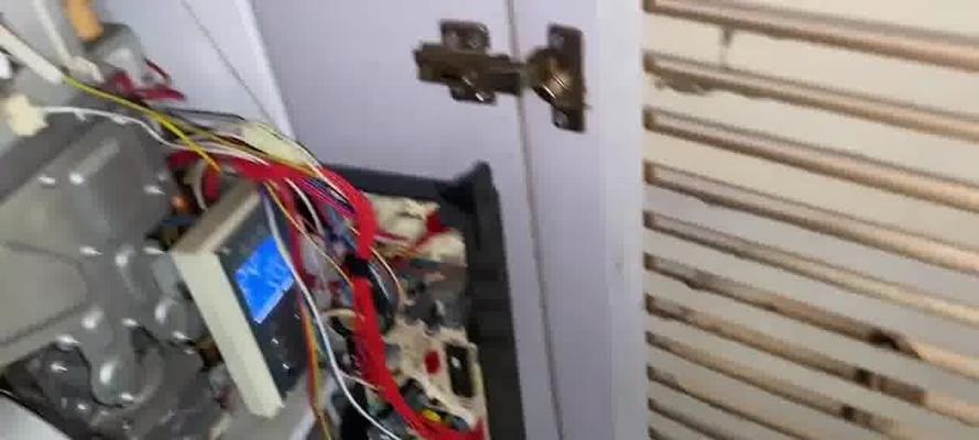樱花壁挂炉显示E4故障的解决方法（探索E4故障的根源及有效的解决方案）