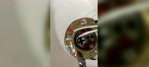 热水器加热棒裂开的原因与解决方法（热水器加热棒裂开的主要原因及如何避免）