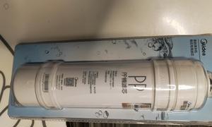 如何正确更换美的净水器的滤膜（简单实用的滤膜更换方法）