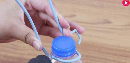 用矿泉水瓶疏通马桶堵塞的方法与注意事项（快速解决马桶堵塞问题）