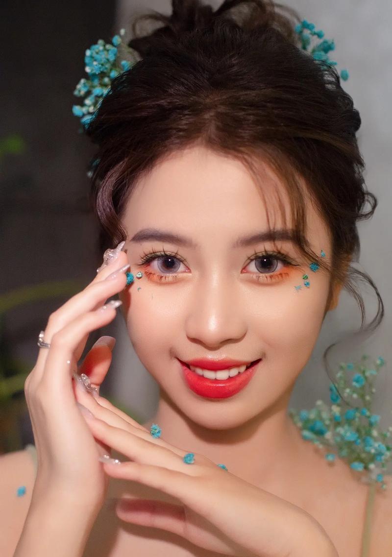 如何用手机灯光拍出结婚化妆照？