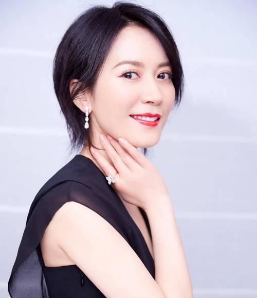 女明星拍照不依赖手机？她们使用什么替代方案？