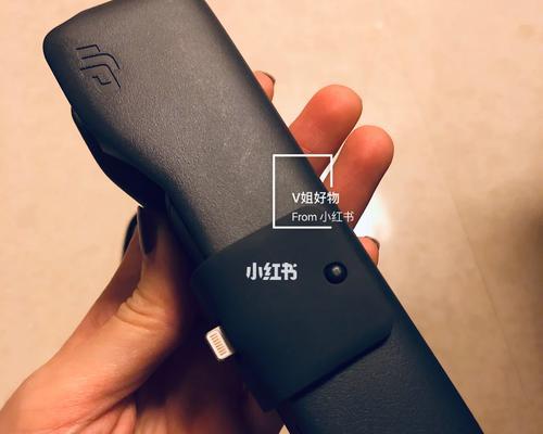 大疆内存卡如何插入电脑？需要什么工具？
