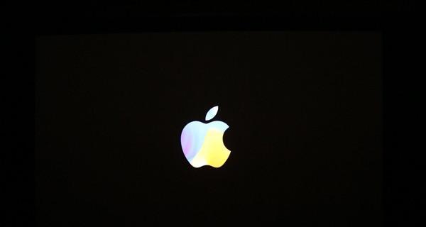 笔记本电脑出现黑色代码的原因是什么？