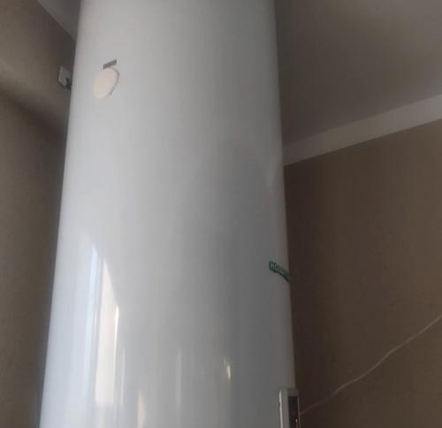 交房赠送的热水器拆卸方法是什么？需要哪些工具？