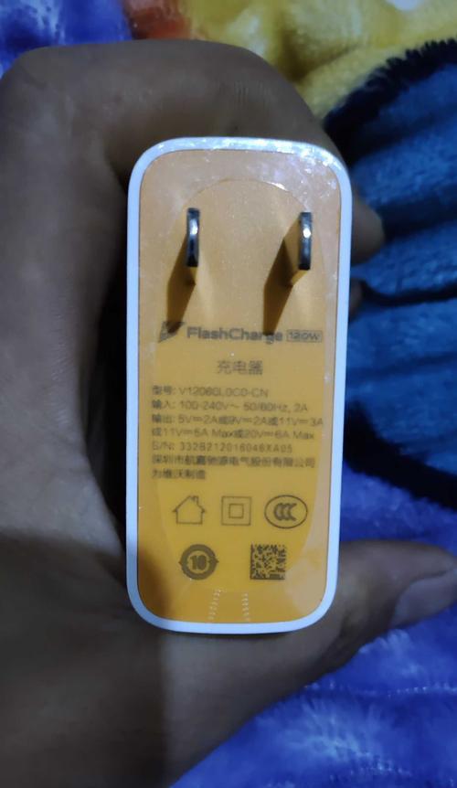 iqoo手机推荐的车载充电器特点和选择标准是什么？