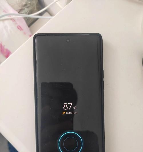 iqoo手机推荐的车载充电器特点和选择标准是什么？