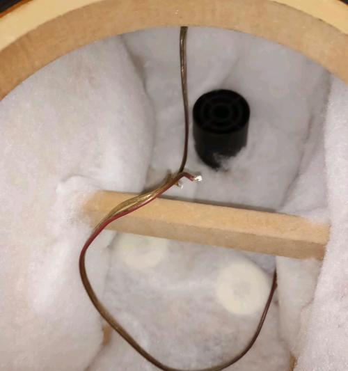 水桶音箱导向孔的拆卸方法是什么？需要哪些工具？