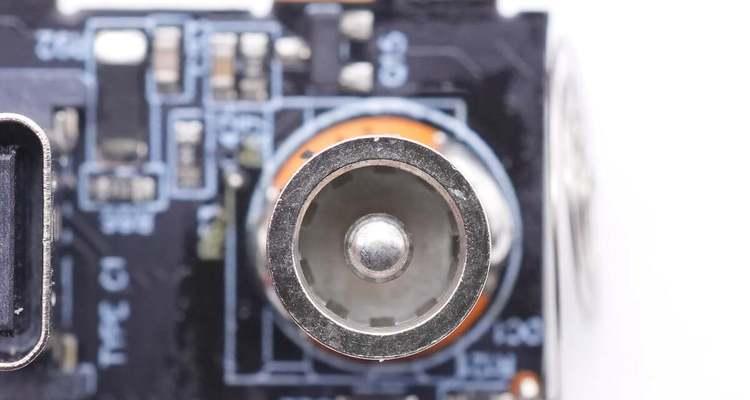因特尔充电器外壳拆解指南？