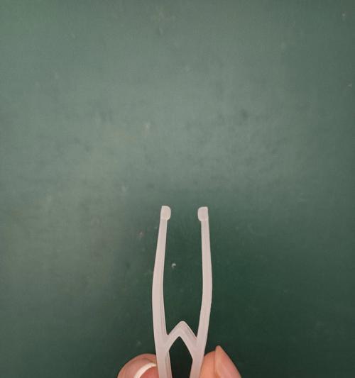 阴影眼镜夹子的正确使用方法是什么？使用视频中有哪些技巧？