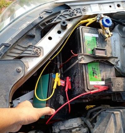 电瓶转手机充电器的工作原理是什么？