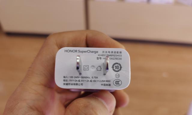 七代平板充电器的瓦数是多少？选择充电器时应注意什么？