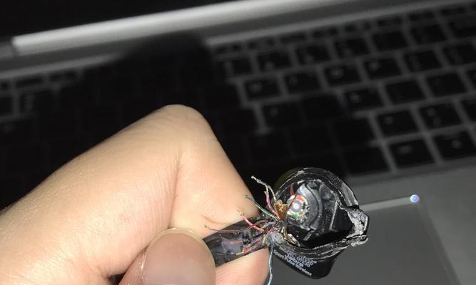 蓝牙耳机膜损坏了如何修复？