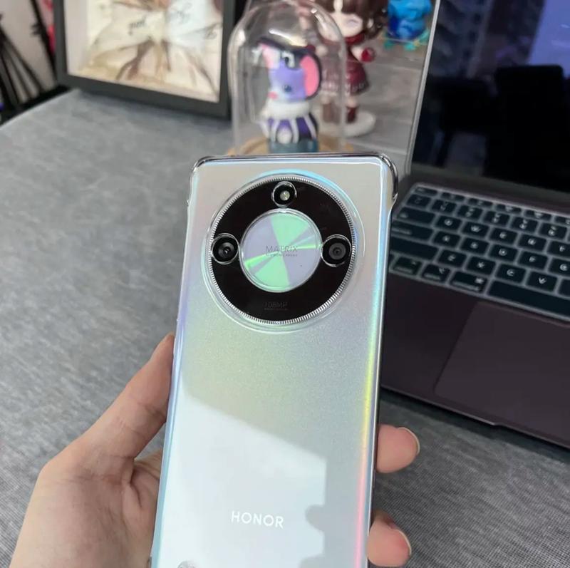 可爱版荣耀三零手机壳更换方法？需要注意什么？