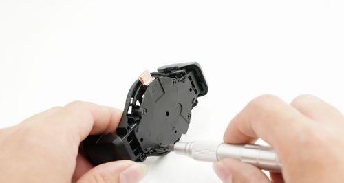 平板车载支架螺栓型号怎么看？如何识别型号？