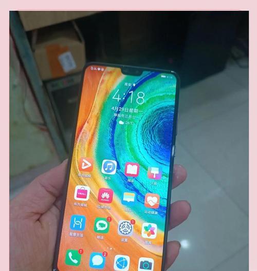 华为mate30屏幕出现黑块的原因是什么？