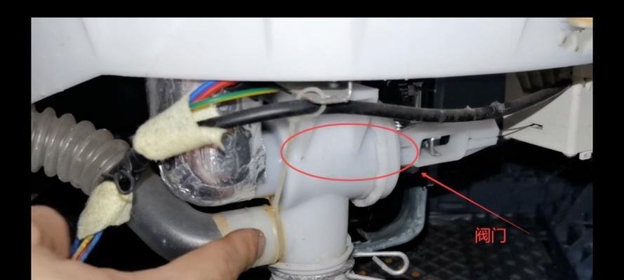 单杠洗衣机持续排水的原因是什么？如何解决洗衣机一直排水的问题？