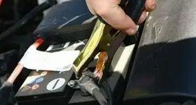 索耳电瓶充电器使用方法是什么？