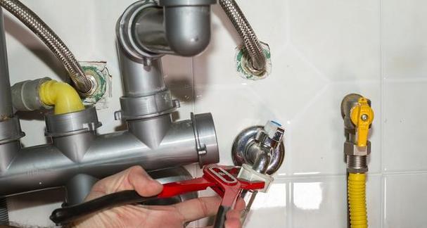 在家怎么自己拆热水器？拆卸热水器需要注意哪些安全问题？