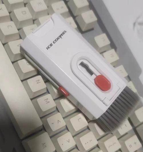 电脑屏幕和键盘灰尘怎么清理？使用什么工具？