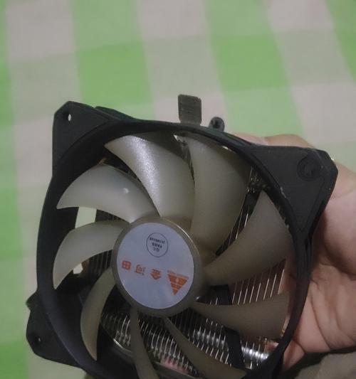 兔子水冷散热器拆卸步骤是什么？