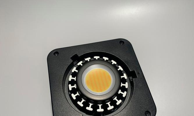 补光拍摄散热器的使用方法是什么？如何提高散热效果？