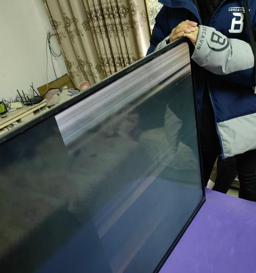 显示屏出现闪屏花屏的原因是什么？如何解决？