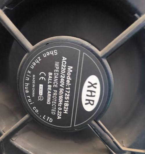 机箱插电散热器的正确使用方法是什么？使用时应注意什么？