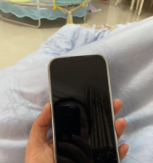 黑色圆点苹果手机壳有何特点？如何选择合适的手机壳？