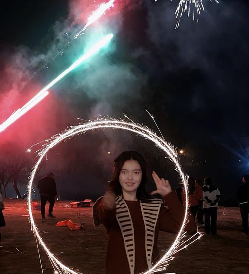 华为手机拍摄烟花的技巧是什么？传送门功能如何使用？