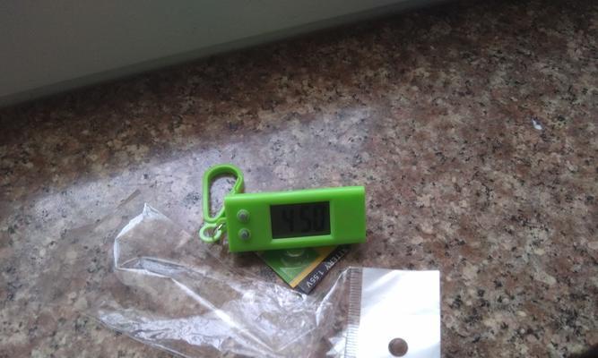 电脑桌时钟小物件的使用方法是什么？