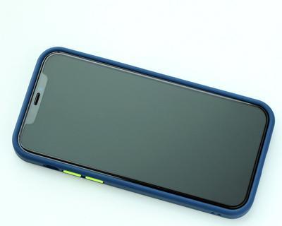玻璃反光怎么p掉iphone？有没有简单的方法？