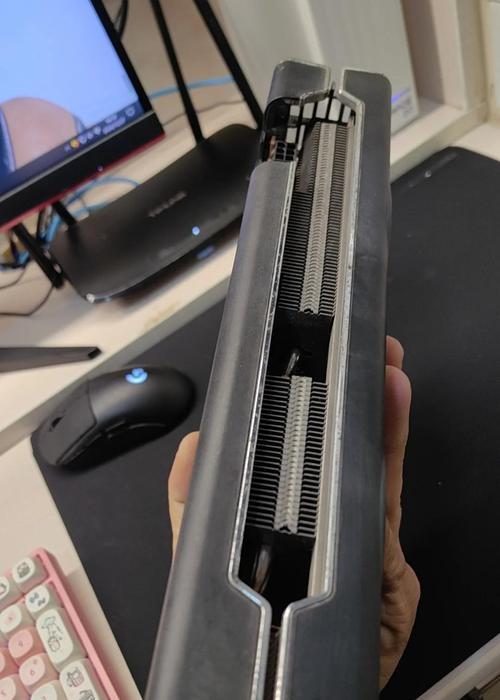 小白新手怎么拆显卡？拆显卡的正确方法是什么？