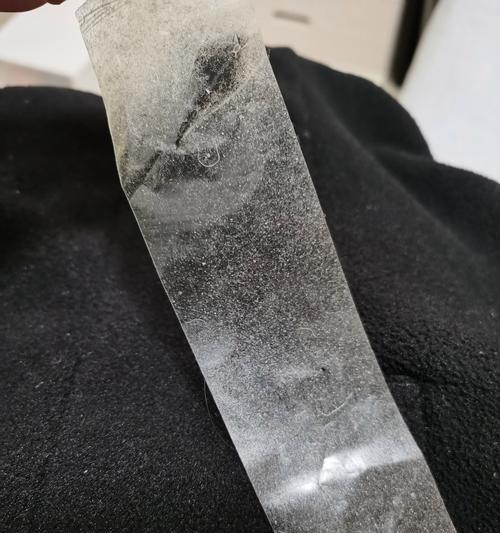 机械硬盘粘上胶带怎么清理？清理时应该注意什么？