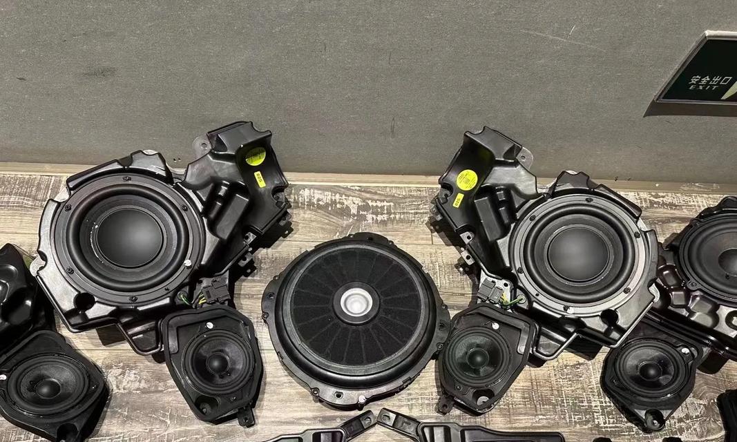 奥迪BO音响的16个喇叭具体分布在哪些位置？